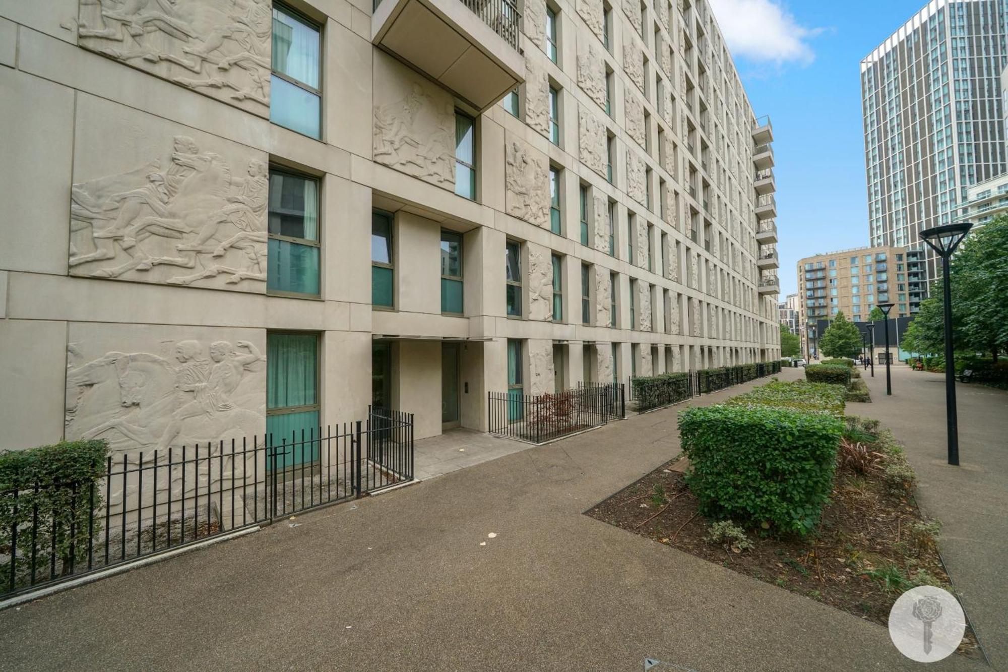 Amazing 2 Bedroom Flat In E20 Appartamento *